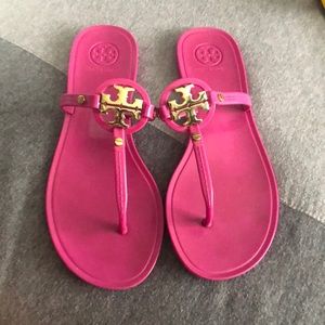Tory Burch Mini Miller Jelly thong size 6 Fuchsia